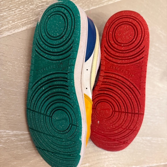 Nike Orange and Green & more Sneakers Modern Athletic Design - Picture 5 of 6